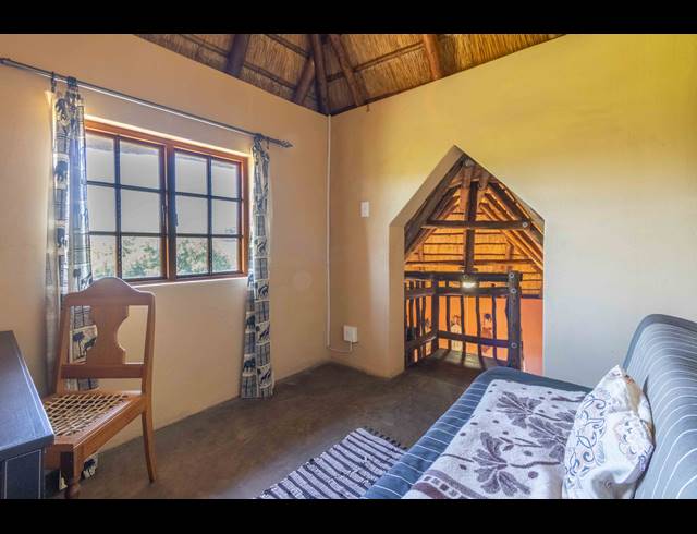 8 BEDROOM BED & BREAKFAST FOR SALE IN MOOILANDE